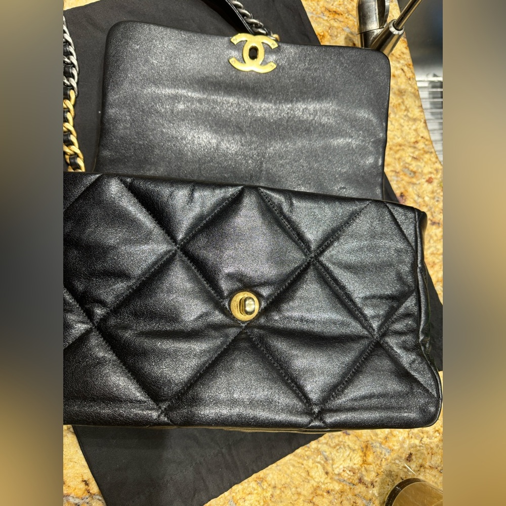 CHANEL
Lambskin Quilted Large Chanel 19 Flap Black